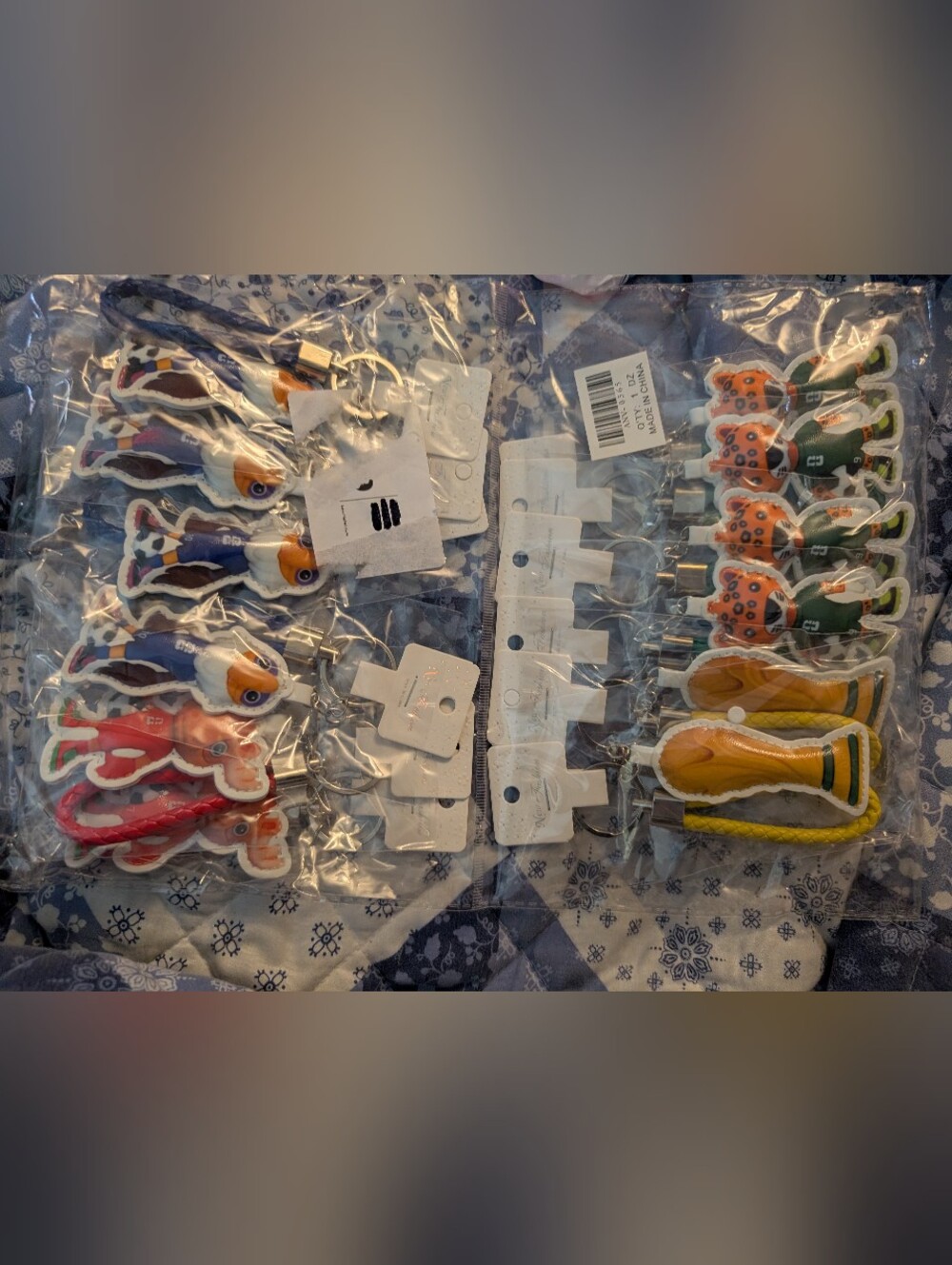 12 Fifa Keychains - Home Party Supplies